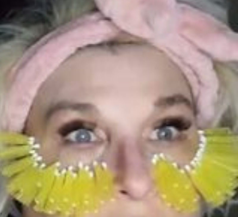 about dana and diy55 - threads tear trough