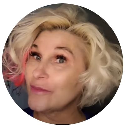 dana in circle frame (1)